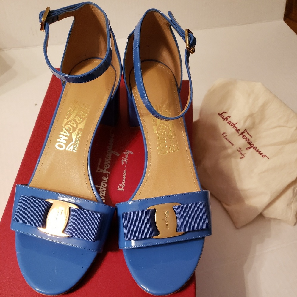 Saltore ferragamo sandal